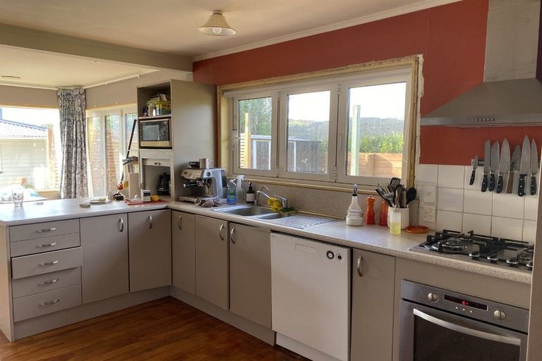 Photo of property in 61 Redwood Avenue, Tawa, Wellington, 5028