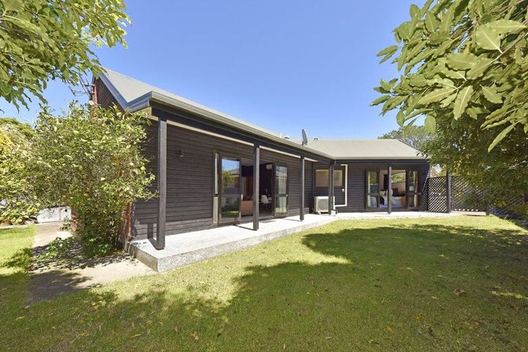 Photo of property in 2/310 Withells Road, Avonhead, Christchurch, 8042