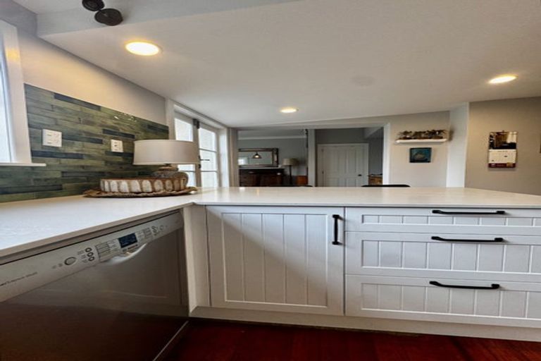 Photo of property in 18 Cuba Street, Petone, Lower Hutt, 5012