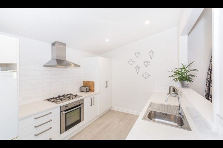 Photo of property in 28 Olliviers Road, Phillipstown, Christchurch, 8011