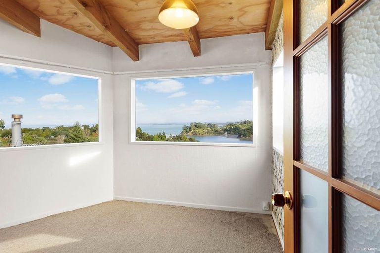 Photo of property in 741 South Titirangi Road, Titirangi, Auckland, 0604