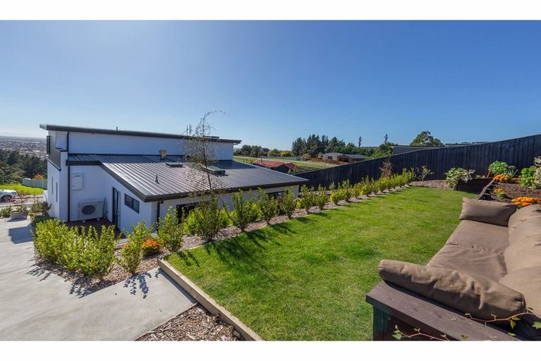 Photo of property in 8 Caldberg Close, Westmorland, Christchurch, 8025