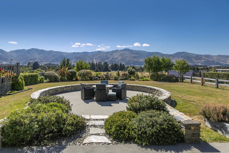 Photo of property in 22 Grayburn Lane, Albert Town, Wanaka, 9382