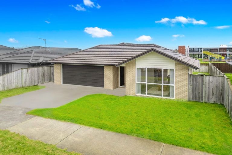 Photo of property in 17 Tawhiti Road, Pukekohe, 2120