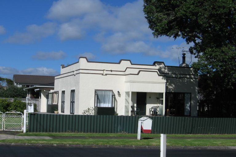 Photo of property in 7 Devon Road, Bucklands Beach, Auckland, 2012