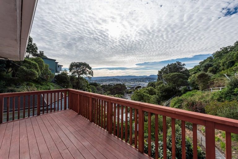 Photo of property in 2 Dunedin Terrace, Melrose, Wellington, 6023