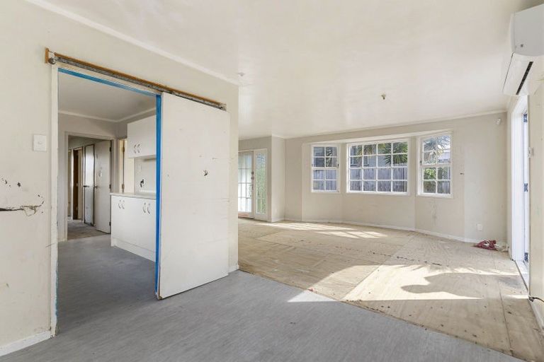 Photo of property in 123 Mahia Road, Wattle Downs, Auckland, 2103
