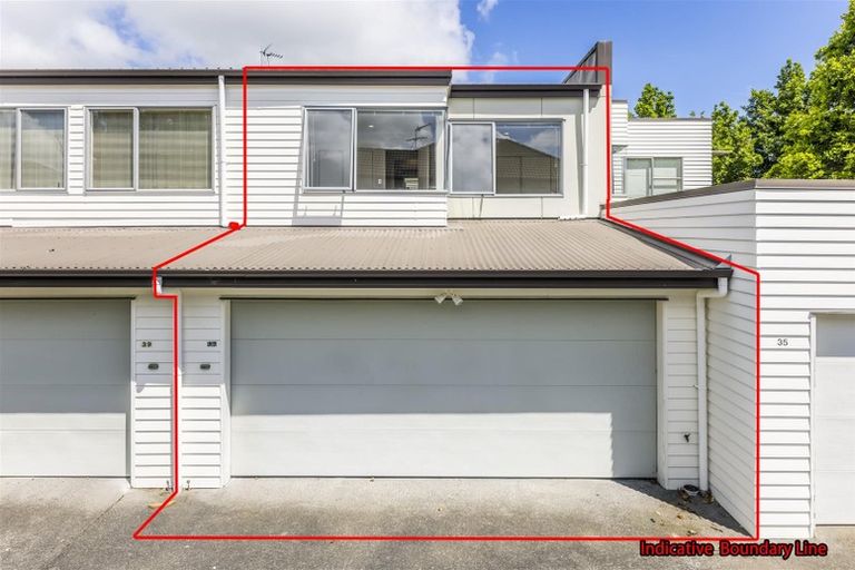 Photo of property in 37 The Track, Takanini, 2112