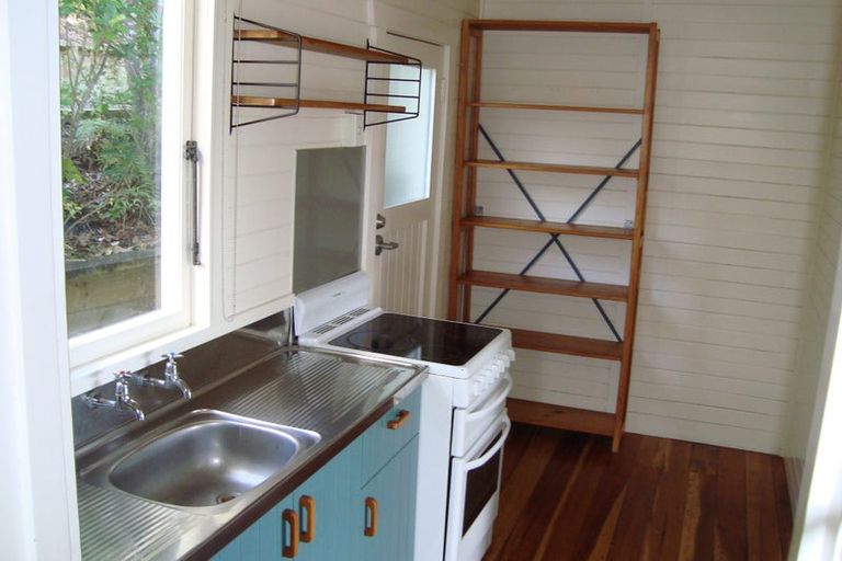 Photo of property in 132 Cornwallis Road, Cornwallis, Auckland, 0604