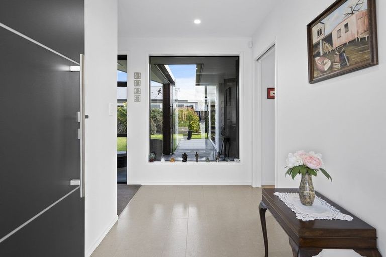 Photo of property in 2 Clifford Close, Leamington, Cambridge, 3432