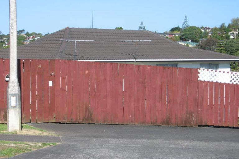 Photo of property in 4 Topliss Drive, Northcross, Auckland, 0632