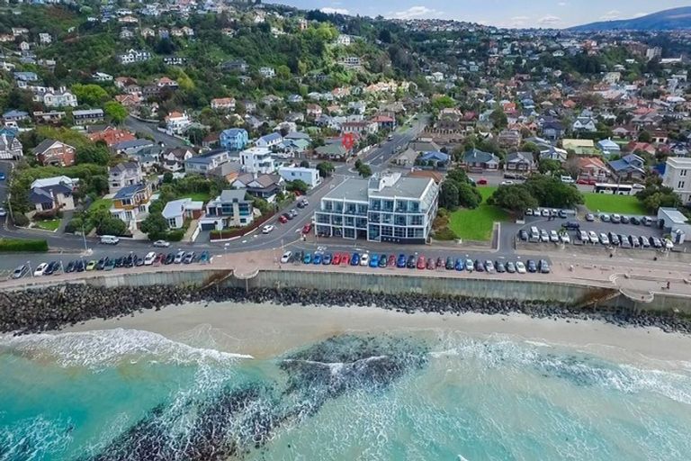 Photo of property in 33 Beach Street, Saint Clair, Dunedin, 9012