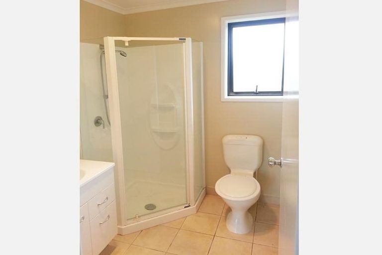 Photo of property in 11 Sunvista Avenue, Oteha, Auckland, 0632