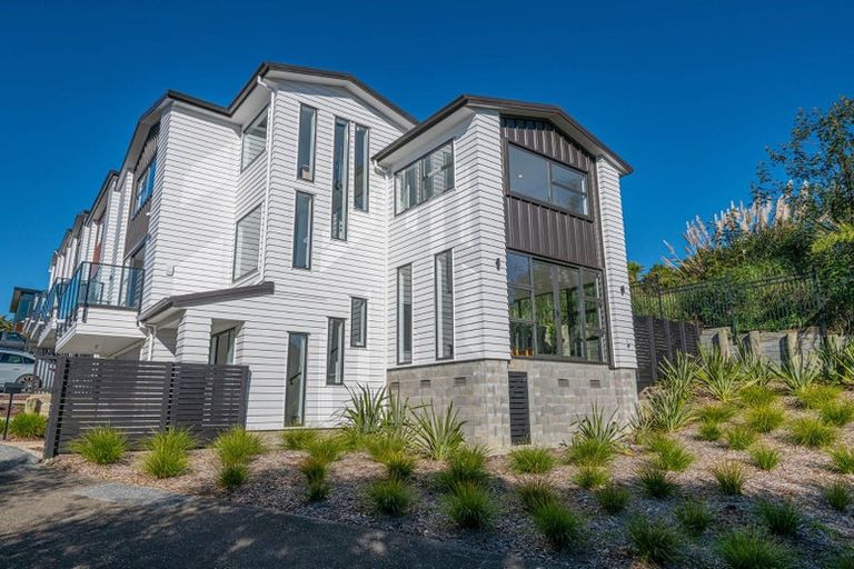 Photo of property in 4 Pleasant Way, Matakatia, Whangaparaoa, 0930