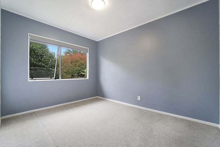 Photo of property in 1/30 Kereru Street, Henderson, Auckland, 0612