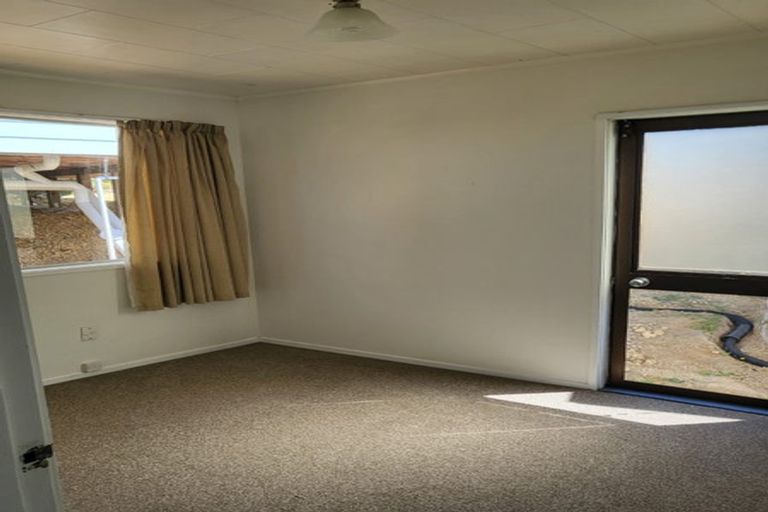 Photo of property in 64 Lavery Place, Sunnynook, Auckland, 0632