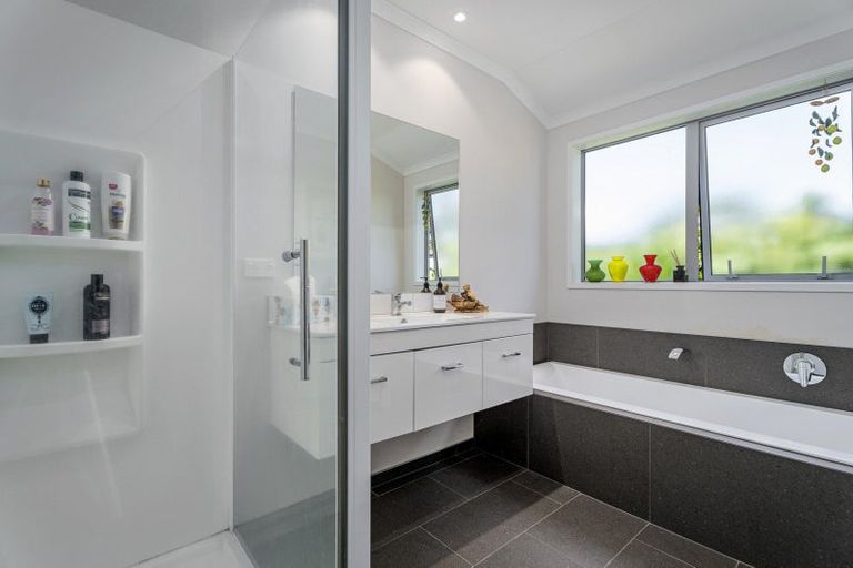 Photo of property in 12 Acacia Court, Whitianga, 3510