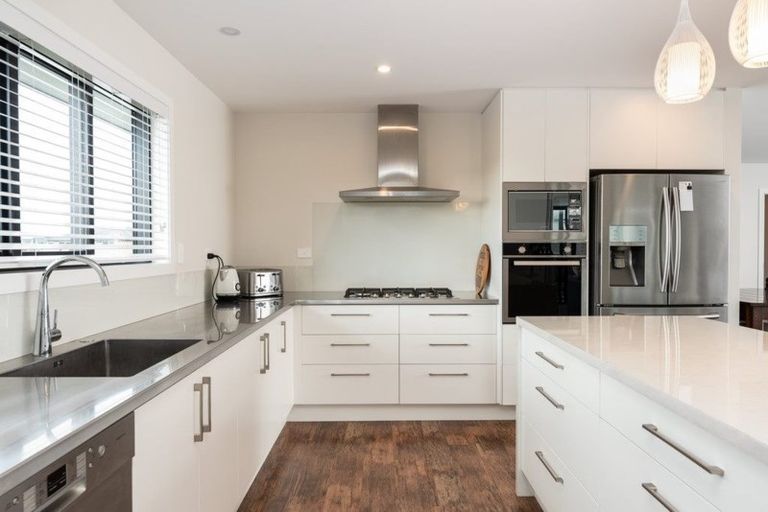 Photo of property in 14 Harding Drive, Papamoa Beach, Papamoa, 3118