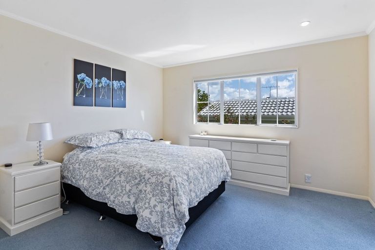 Photo of property in 2/25 College Road, Northcote, Auckland, 0627