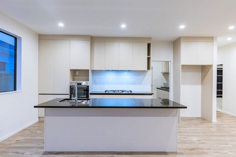 Photo of property in 7 Ropere Street, Kumeu, 0810