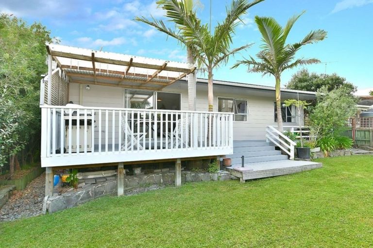Photo of property in 69b Red Beach Road, Red Beach, 0932