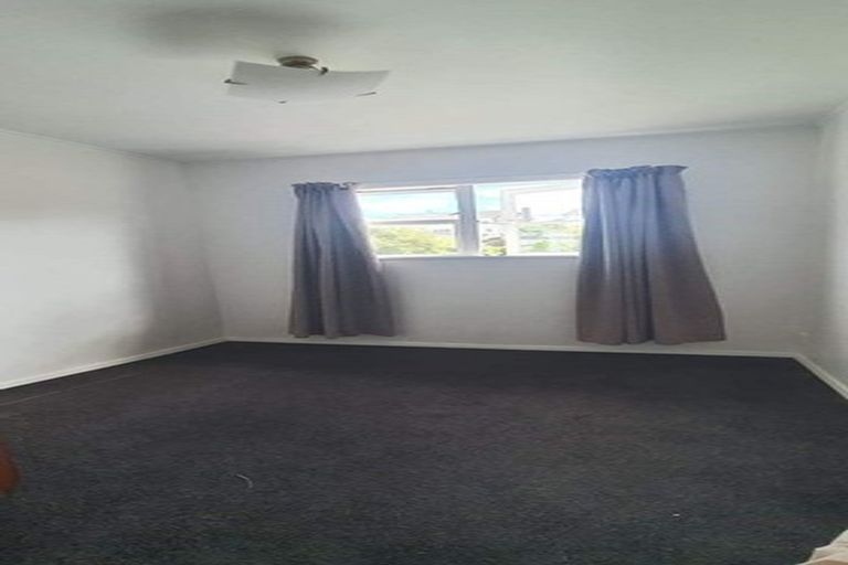 Photo of property in 106 Moorefield Road, Johnsonville, Wellington, 6037