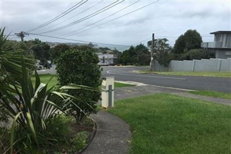 Photo of property in 1/47 Braemar Road, Rothesay Bay, Auckland, 0630