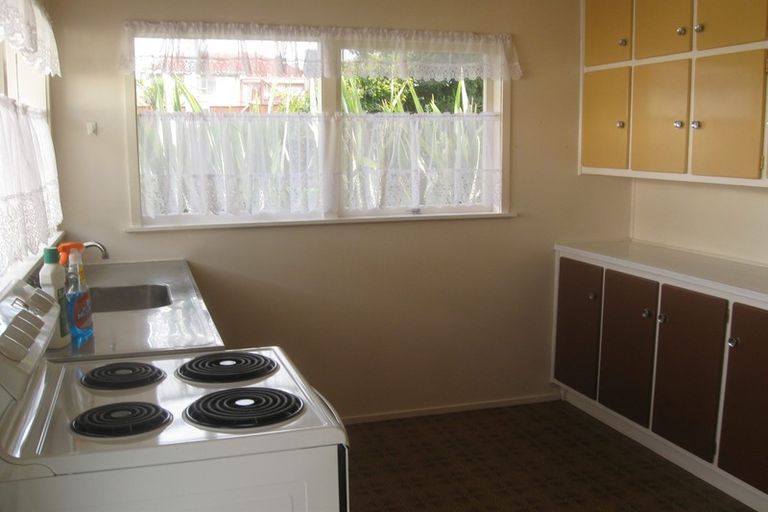 Photo of property in 1/203 Forrest Hill Road, Forrest Hill, Auckland, 0620
