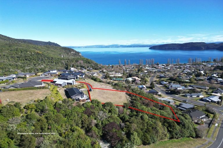 Photo of property in 30 Peregrine Place, Kinloch, Taupo, 3377