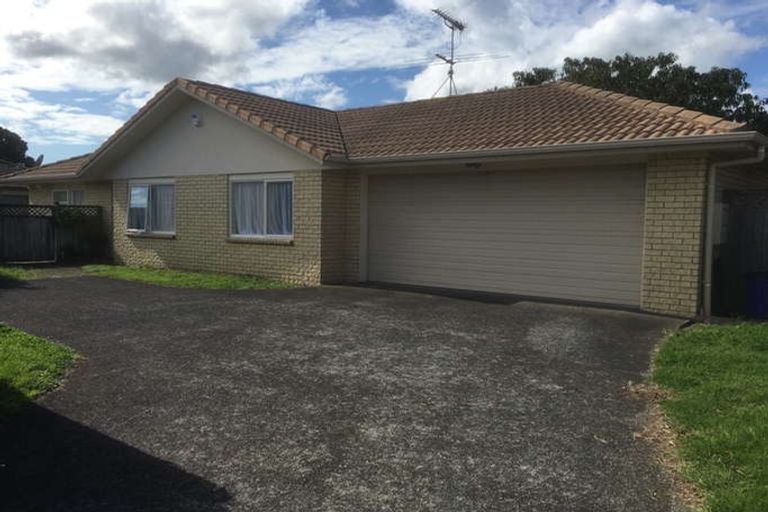 Photo of property in 2/28 Montilla Place, Manurewa, Auckland, 2102