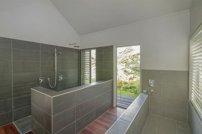 Photo of property in 56 Rewa Rewa Valley, Tairua, 3508