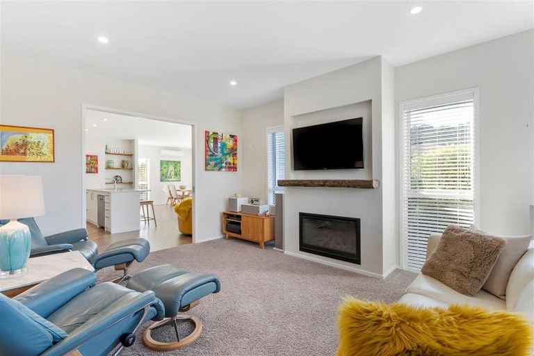 Photo of property in 6 Fruitlands Road, Kumeu, 0810