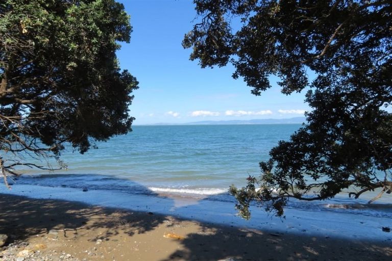 Photo of property in 394 Thames Coast Road, Thornton Bay, Thames, 3575