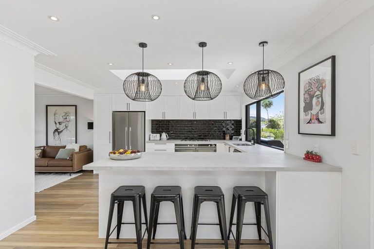 Photo of property in 85 Whitford-maraetai Road, Whitford, Howick, 2571