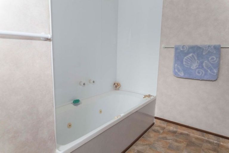 Photo of property in 44 Allardice Street, Dannevirke, 4930