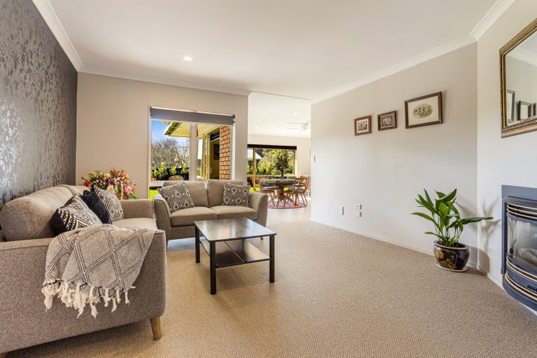 Photo of property in 10 Station Road, Huapai, Kumeu, 0810