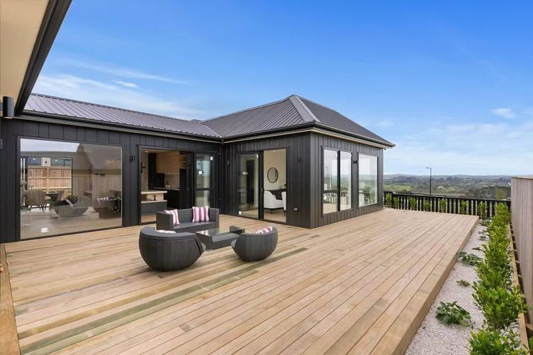 Photo of property in 25 Anehana Place, Stanmore Bay, Whangaparaoa, 0932