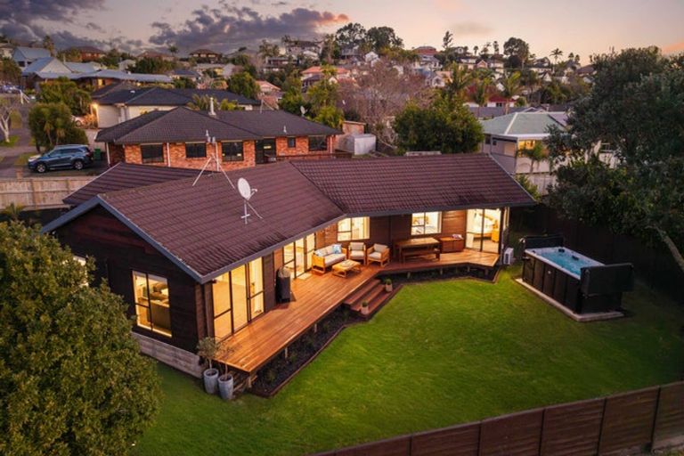 Photo of property in 22 Matisse Drive, West Harbour, Auckland, 0618