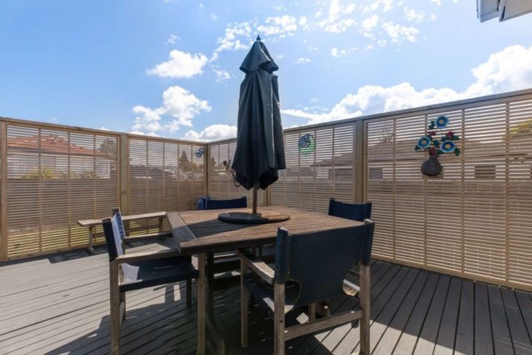 Photo of property in 44 Sunlands Drive, Manurewa, Auckland, 2102