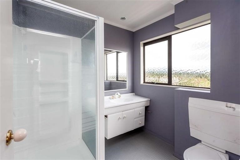 Photo of property in 25 Veale Road, Frankleigh Park, New Plymouth, 4310