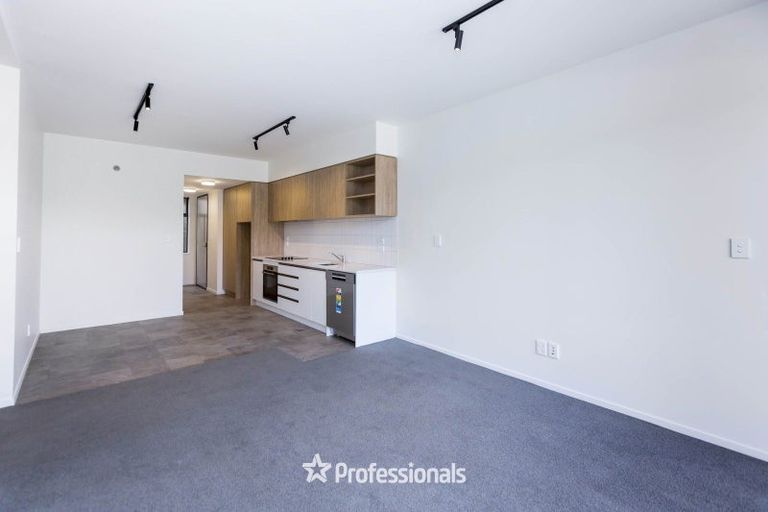 Photo of property in 4/65 Tiketike Way, Brooklyn, Wellington, 6021