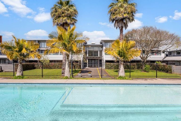 Photo of property in Westward Park Estate, 18d/30 Westward Ho, Glen Eden, Auckland, 0602