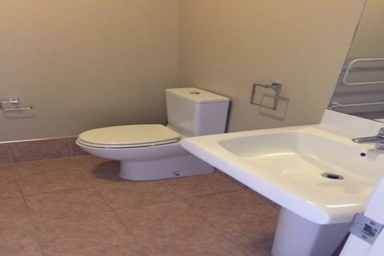 Photo of property in 24/11 Carlos Drive, Flat Bush, Auckland, 2016