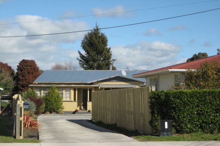 Photo of property in 10 Francis Drake Street, Waipukurau, 4200