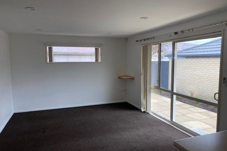 Photo of property in 2/162 Wainoni Road, Avondale, Christchurch, 8061