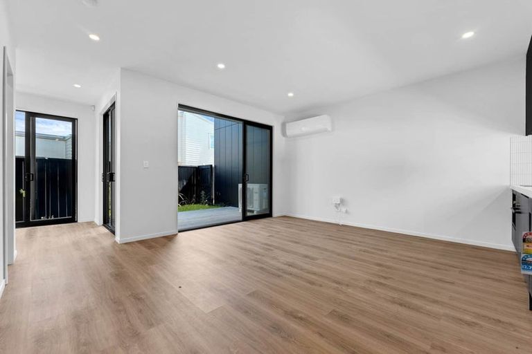 Photo of property in 6e Cascades Road, Pakuranga Heights, Auckland, 2010