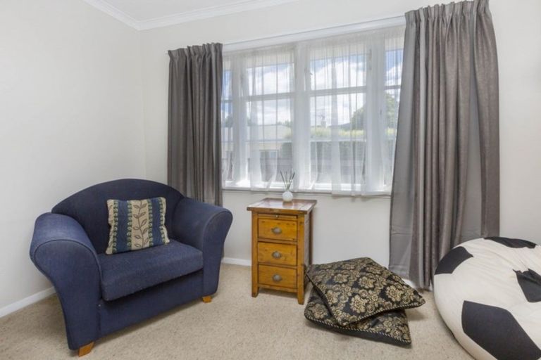 Photo of property in 33 Pine Avenue, Upper Hutt Central, Upper Hutt, 5018