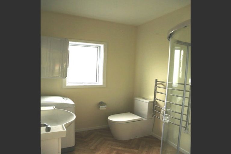 Photo of property in 47 Fairview Crescent, Kelburn, Wellington, 6012