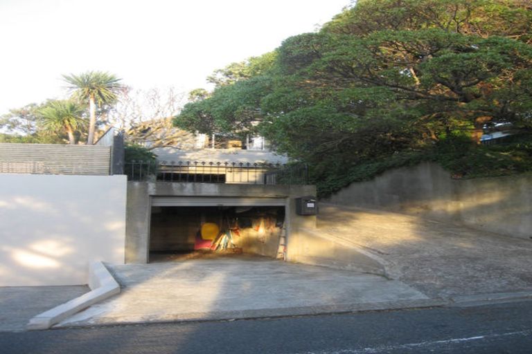 Photo of property in 132 Seatoun Heights Road, Seatoun, Wellington, 6022