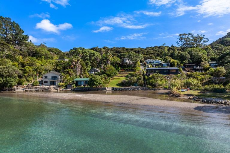 Photo of property in 2418 Whangarei Heads Road, Whangarei Heads, 0174